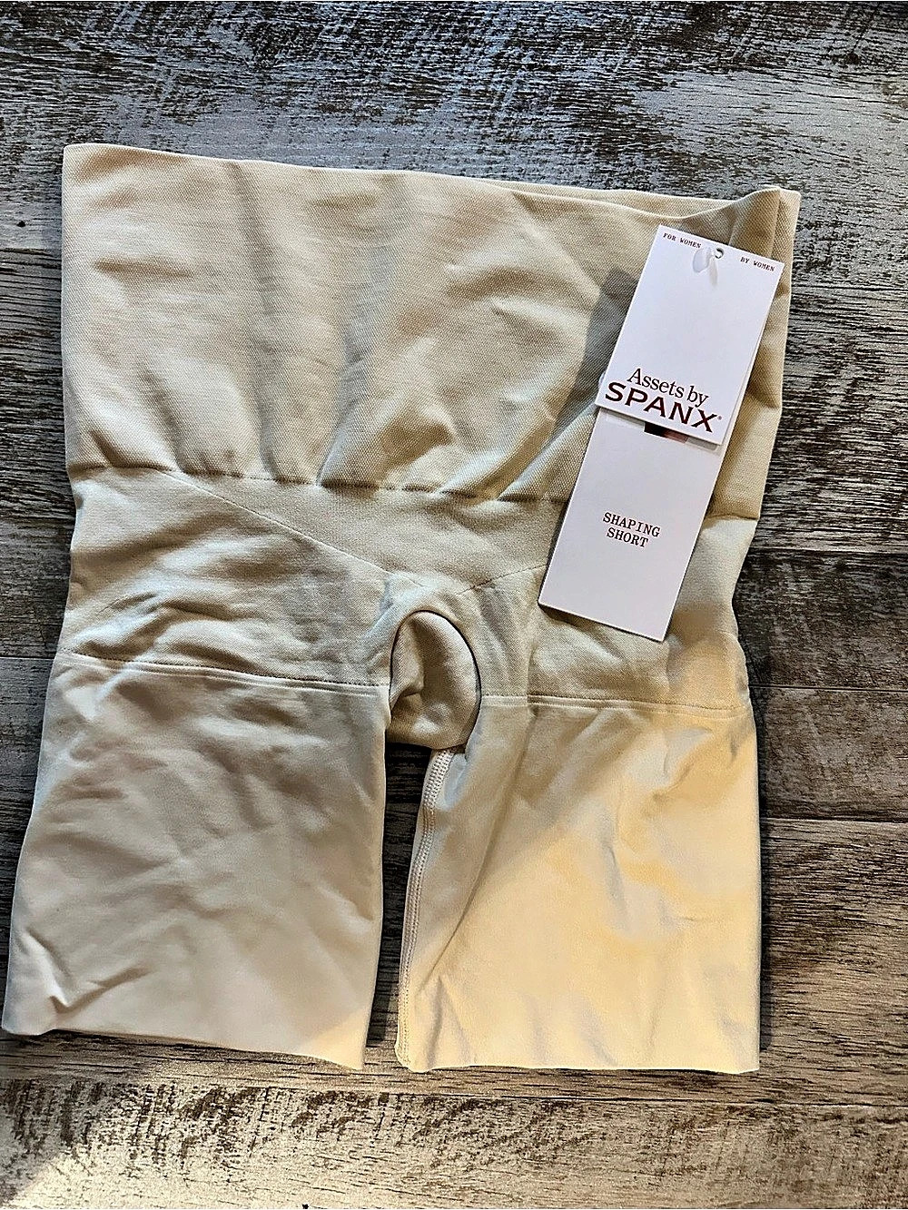 SPANX Shaping Short in Cream NWT Size Large